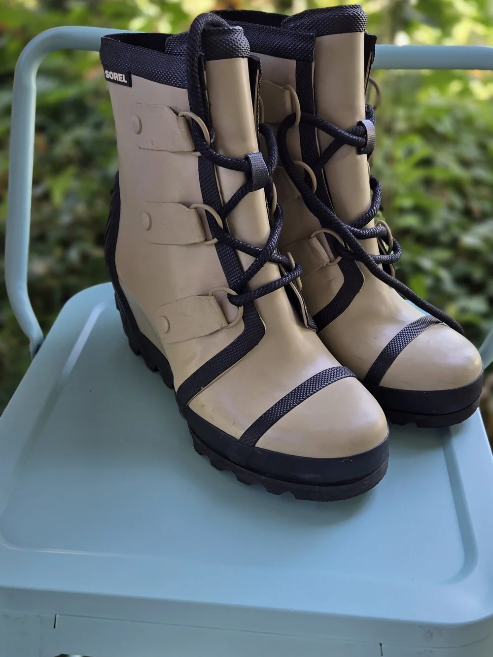 Sorel Women's Beige and Black Lace-Up Waterproof Boots